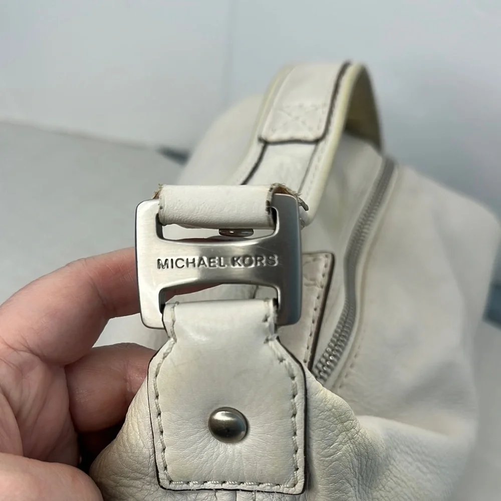Michael Kors Pebble  Leather Off-White Small crescent hobo Bag